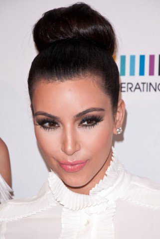 A szezon legtrendibb sminkjei - Smink  -  - drámai szempilla, Kim kardashian, könnyen elkészíthető sminkek, make up, megan fox, smink, szempilla, taylor swift, 