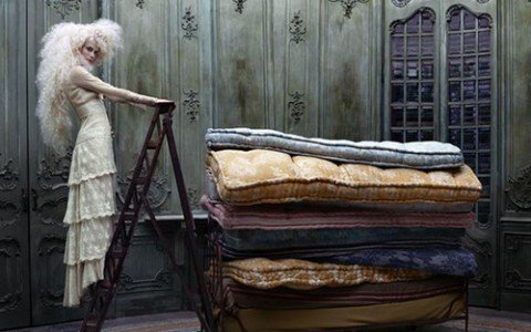 Szétszaggatott tündérmese -  -  - kékharisnya, tündérmese, 