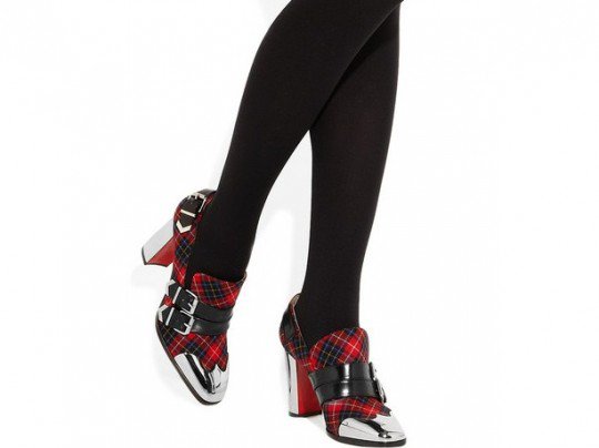 Itt az első csúnya Louboutin! - Hírek  -  - Christian Louboutin, csúcnya cipő, francia, Louboutin cipő, skótminta, 