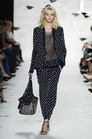 Mi az a Google szemüveg? - Stílusiskola -  - Diane von Furstenberg, Google Glass, Google szemüveg, New York Fashion Week, New York-i Divat Hét, Sarah Jessica Parker, 