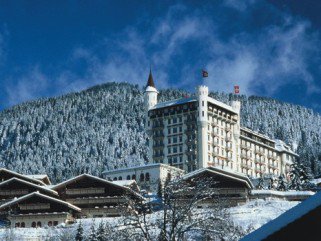 Louis Vuitton bolt a sípályán - Stílusiskola -  - gstaad, gstaad palace, louis vuitton, louis vuitton táska, síelés, svájc, 