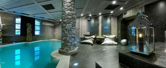 Fényűző Black Pearl faház a Francia Alpokban - Utazás -  - black pearl, fekete gyöngy, luxus faház, 