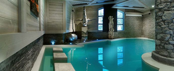 Fényűző Black Pearl faház a Francia Alpokban - Utazás -  - black pearl, fekete gyöngy, luxus faház, 