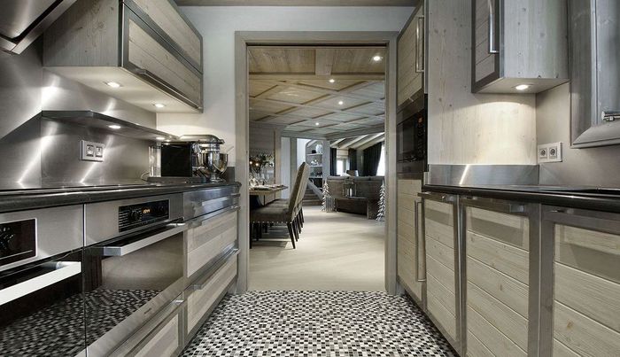 Fényűző Black Pearl faház a Francia Alpokban - Utazás -  - black pearl, fekete gyöngy, luxus faház, 