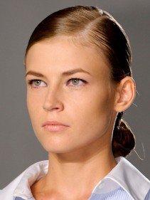 Így viseld a hajad 2013-ban! - Hajápolás  -  - 2013 hajtrendek, haj oldalválaszték, hajfonás, oldalt elválasztott haj, oldalválaszték, ombre haj, 