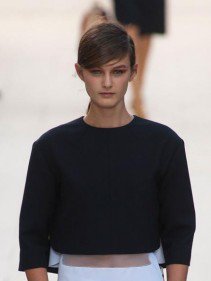 Így viseld a hajad 2013-ban! - Hajápolás  -  - 2013 hajtrendek, haj oldalválaszték, hajfonás, oldalt elválasztott haj, oldalválaszték, ombre haj, 