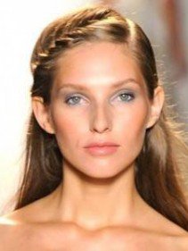 Így viseld a hajad 2013-ban! - Hajápolás  -  - 2013 hajtrendek, haj oldalválaszték, hajfonás, oldalt elválasztott haj, oldalválaszték, ombre haj, 