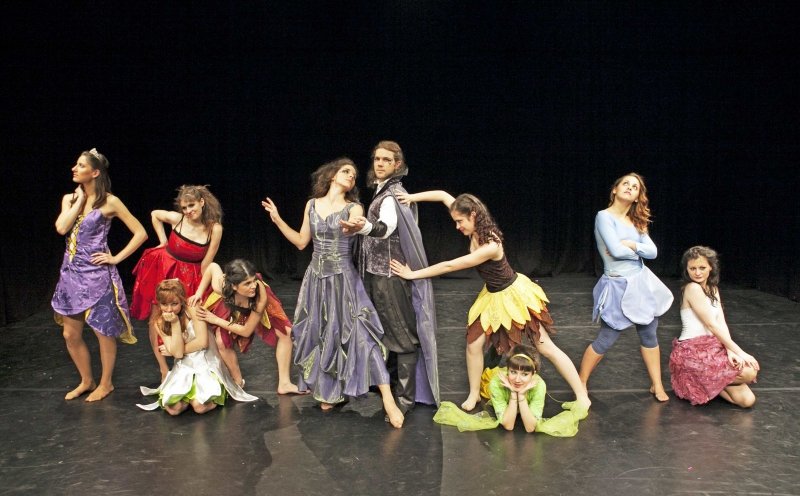 Európa bajnokok Budapesten - STYLELIFE - Fesztelen mindennapok - Coincidance, MOM Kulturális Központ, Széttáncolt cipellők, 