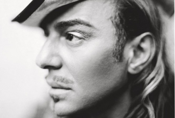 Bűnösnek találták a Dior tervezőjét - Fesztelen mindennapok -  - bíróság, büntetés, Dior, divat, Galliano, 