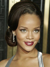 Rihanna frizurái képekben - DIVAT&STÍLUS - SZÉPSÉG - Rihanna, Rihanna afro, Rihanna frizura, Rihanna hair, Rihanna haj, Rihanna szőke, 