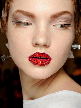 Rubintos ajkak - SZÉPSÉG - Smink  - Dior 2013, köves rúzs, rubint ajkak, smink, strasszos száj, Swarovski, 