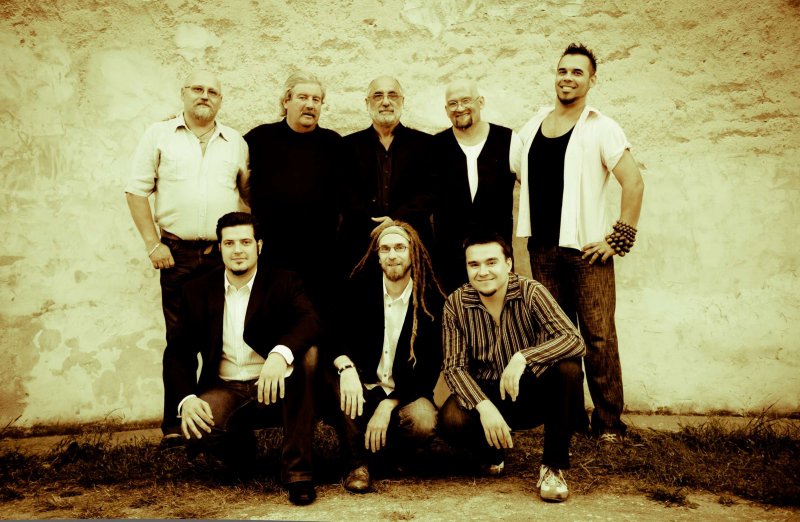 Koncertturné Makovecz Imre templomaiban, épületeiben - Fesztelen mindennapok -  - Ferenczi György és a Rackajam, Gryllus Dániel, Halmos Béla, Makovecz Imre, 