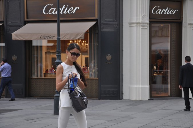 Mit isznak a milliomosnők? -  -  - evian, fashion water, hermes, 