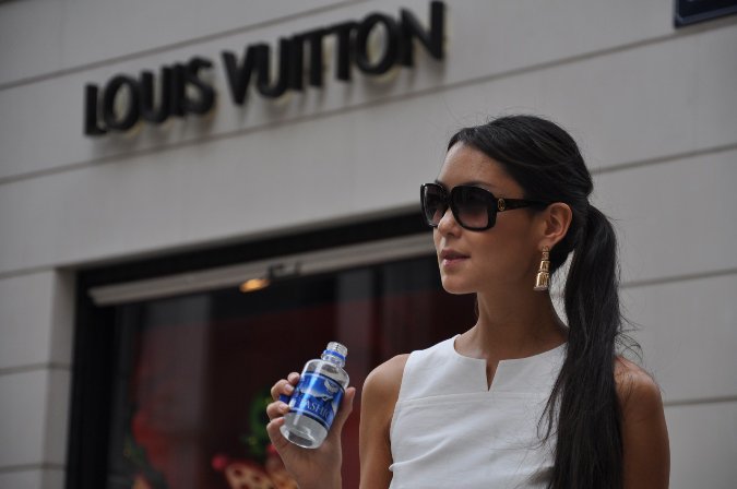 Mit isznak a milliomosnők? -  -  - evian, fashion water, hermes, 