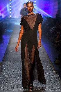 A nő, aki a fiatalság forrásából ivott - KERESD A NŐT  - Lélekhangok - gaultier, örökifjú, sade, 