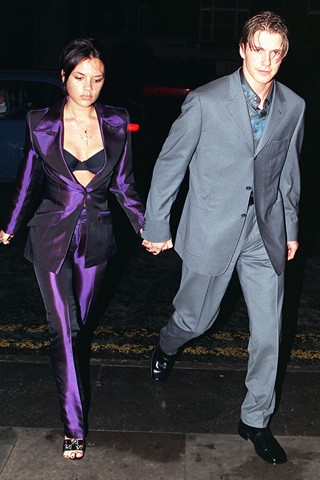 Anya sohasem mosolyog - KERESD A NŐT  - Lélekhangok - divat, focistafeleség, spice girls, victoria beckham, 