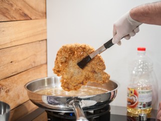 Süsd meg életed rántott húsát! - Gasztronómia -  - Bereznay Tamás, rántott hús, Vénusz Sütőolaj, 