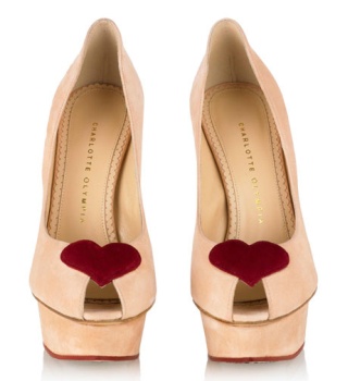 Valentin napi Olympia - DIVAT&STÍLUS -  - charlotte olympia, szívecske, valentin nap, 