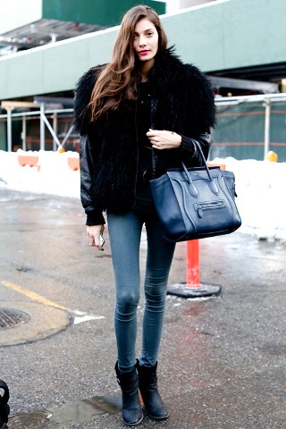 Modelllányok két show között - DIVAT&STÍLUS - Stílusiskola - modellányok, stílus, 