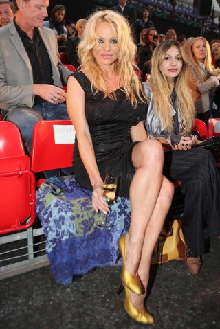 Anna Wintour és a többiek - DIVAT&STÍLUS - Hírek  - anna wintour, fashion week, front row, 