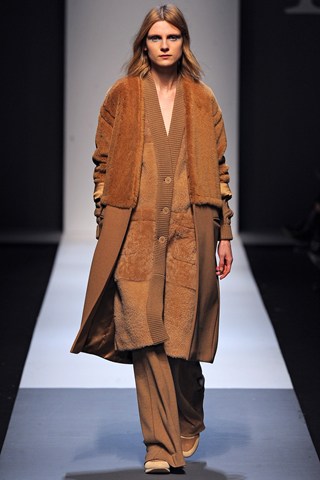 A barna ötven árnyalata - DIVAT&STÍLUS - Stílusiskola - max mara, oversize, 