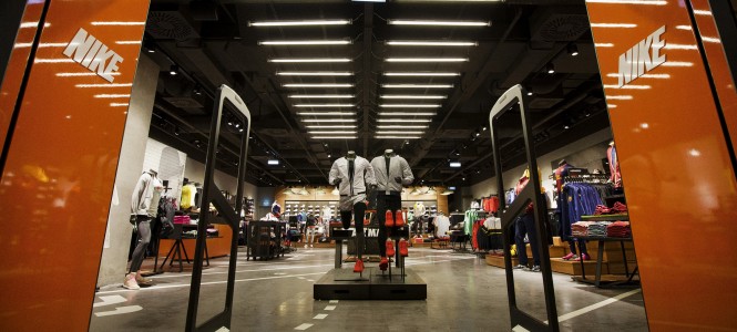 Zséda ledobta a magas sarkút - Stílusiskola -  - Nike, rubint réka, tolvaj renáta, zséda, 