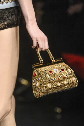 Jézuskás táska, szentképes platform - DIVAT&STÍLUS - Stílusiskola - Dolce and Gabbana, kiegészítők, 