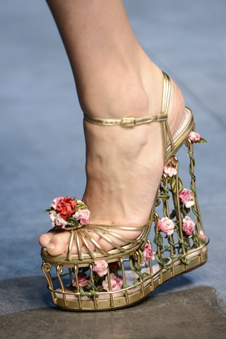 Jézuskás táska, szentképes platform - DIVAT&STÍLUS - Stílusiskola - Dolce and Gabbana, kiegészítők, 