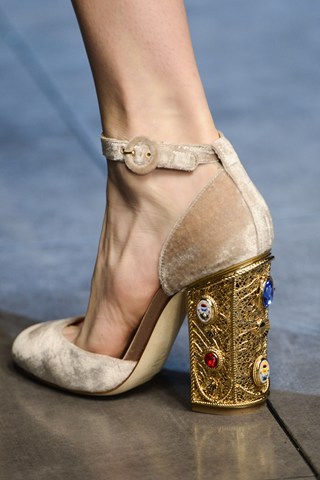 Jézuskás táska, szentképes platform - DIVAT&STÍLUS - Stílusiskola - Dolce and Gabbana, kiegészítők, 