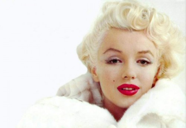 Melltartóra varrt gombok - STYLELIFE -  - életbölcsességek, Marilyn Monroe, 