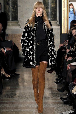 Te vagy a szerelmem - DIVAT&STÍLUS - Stílusiskola - combcsizma, emilio pucci, 