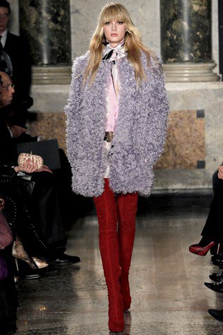 Te vagy a szerelmem - DIVAT&STÍLUS - Stílusiskola - combcsizma, emilio pucci, 