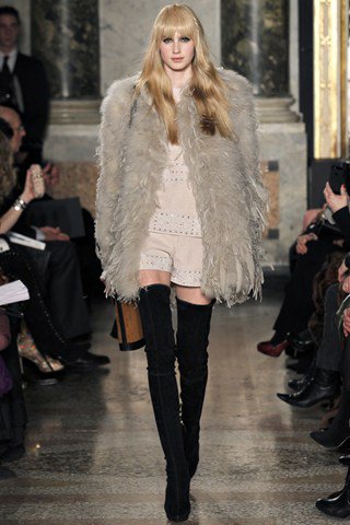 Te vagy a szerelmem - DIVAT&STÍLUS - Stílusiskola - combcsizma, emilio pucci, 