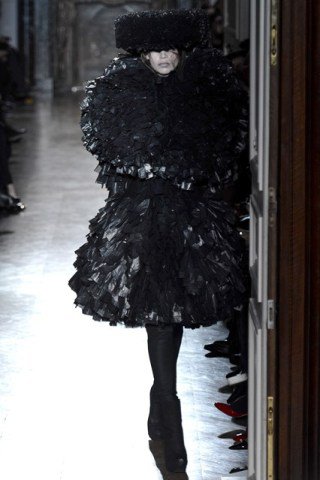 Holló, halott menyasszony - DIVAT&STÍLUS - Stílusiskola - fashion week 2013, Gareth Pugh, 