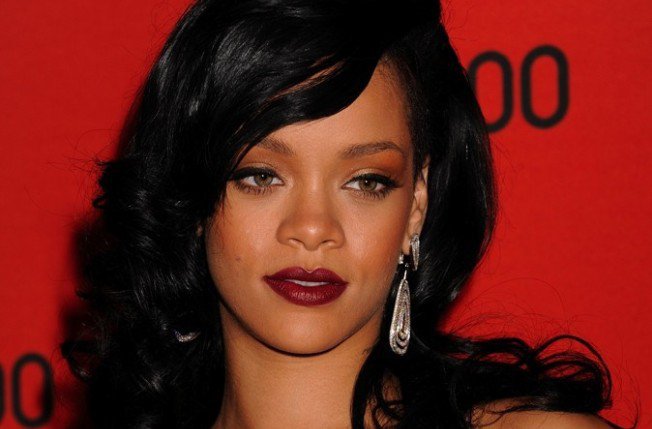 Rihanna csodálatos, új kapcsolata - DIVAT&STÍLUS - Hírek  - ajakrúzs, Mac új kollekció, Rihanna, 