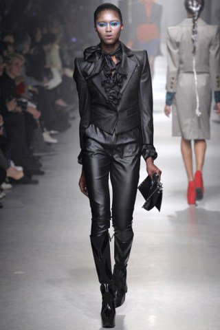 Lázadók köntöse - DIVAT&STÍLUS - Stílusiskola - fall/winter2013, fashion week, Paris, ready-to-wear, Vivienne Westwood, 