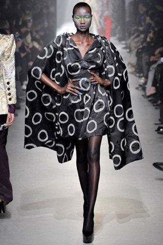 Lázadók köntöse - DIVAT&STÍLUS - Stílusiskola - fall/winter2013, fashion week, Paris, ready-to-wear, Vivienne Westwood, 