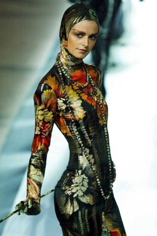 Gaultier Londonba megy - DIVAT&STÍLUS - Hírek  - divat, Jean Paul Gaultier, kiállítás, London, program, 