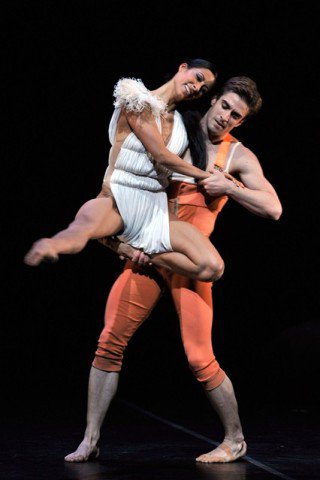 Gaultier Londonba megy - DIVAT&STÍLUS - Hírek  - divat, Jean Paul Gaultier, kiállítás, London, program, 