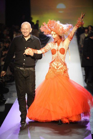 Gaultier Londonba megy - DIVAT&STÍLUS - Hírek  - divat, Jean Paul Gaultier, kiállítás, London, program, 