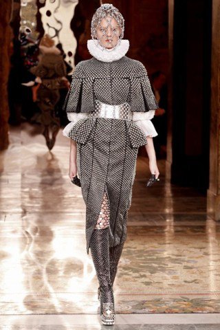A Bolyen lányok visszatérnek - DIVAT&STÍLUS - Stílusiskola - Alexander McQueen, fall/winter 2013, fashion week, Paris, ready-to-wear, 