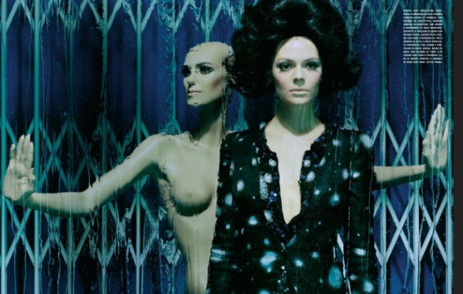 Az élő próbababák sosem alszanak el - DIVAT&STÍLUS - Hírek  - photoshoot, próbababa, Rajzák Kinga, retro, Vogue Italy, 