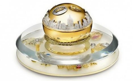 200 millióba kerül a világ legdrágább parfümös üvege - Fesztelen mindennapok -  - arany, drágakő, legdrágább, luxus, parfüm, 