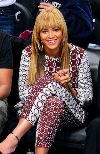 Frufru - avagy a jókislány életre kel - SZÉPSÉG - Hajápolás  - beyonce, frizuratrend 2013, frufru, jessica biel, karlie kloss, 