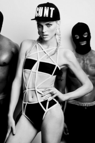 A nők irányítják majd a Föld nevű bolygót - DIVAT&STÍLUS - STYLELIFE - andrej pejic, androgün modellek, cindy crawford, karlie kloss, naomi campbell, 