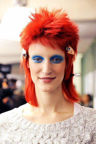 Eszeveszett színbirodalom - SZÉPSÉG - Smink  - Dior, DKNY, Gaultier, kifutó, sminktrend2013, 