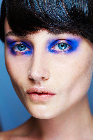 Eszeveszett színbirodalom - SZÉPSÉG - Smink  - Dior, DKNY, Gaultier, kifutó, sminktrend2013, 