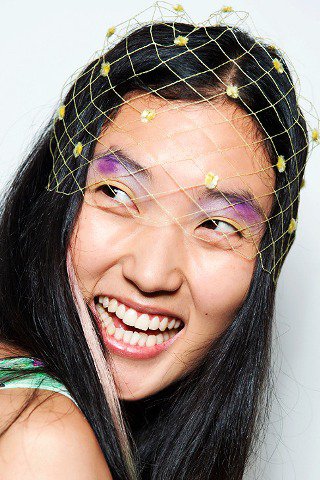 Eszeveszett színbirodalom - SZÉPSÉG - Smink  - Dior, DKNY, Gaultier, kifutó, sminktrend2013, 