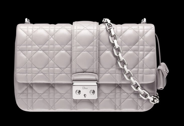 Itt az új Dior táskakollekció - Hírek  -  - Dior, divat, táska, 