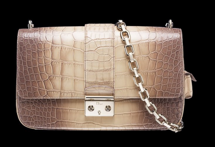 Itt az új Dior táskakollekció - Hírek  -  - Dior, divat, táska, 